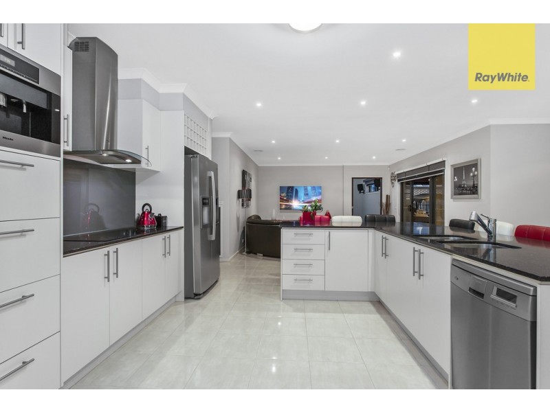 9 The Esplanade, Taylors Hill VIC 3037