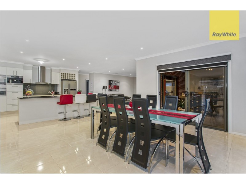 9 The Esplanade, Taylors Hill VIC 3037