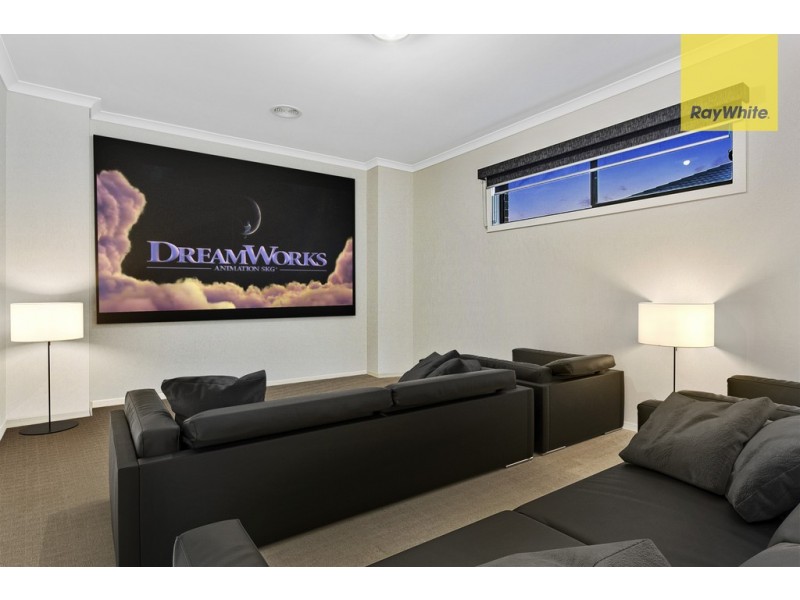 9 The Esplanade, Taylors Hill VIC 3037