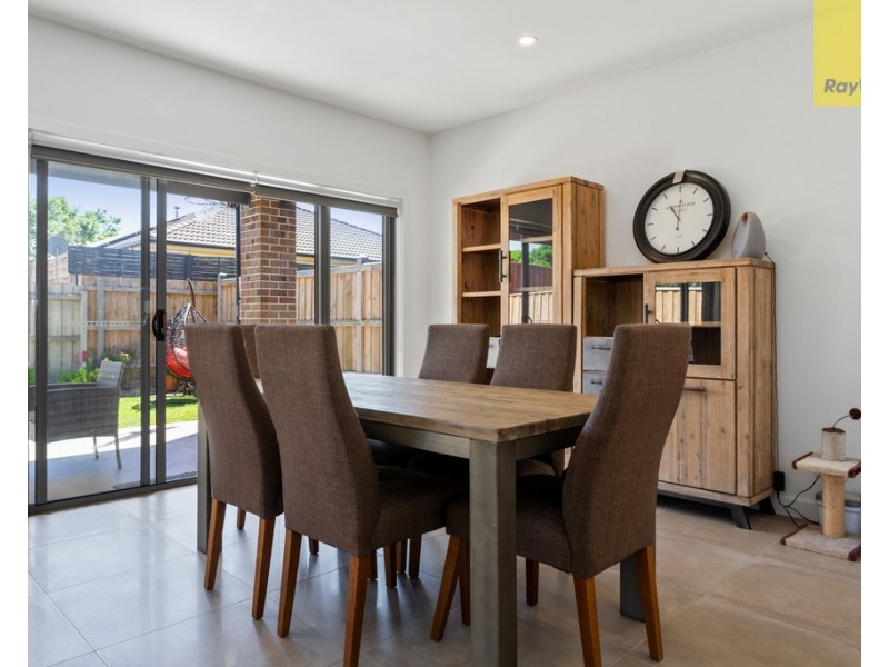 8 Mason Place, Hillside VIC 3037
