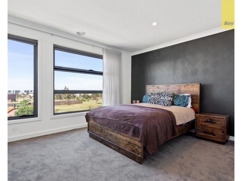 8 Mason Place, Hillside VIC 3037