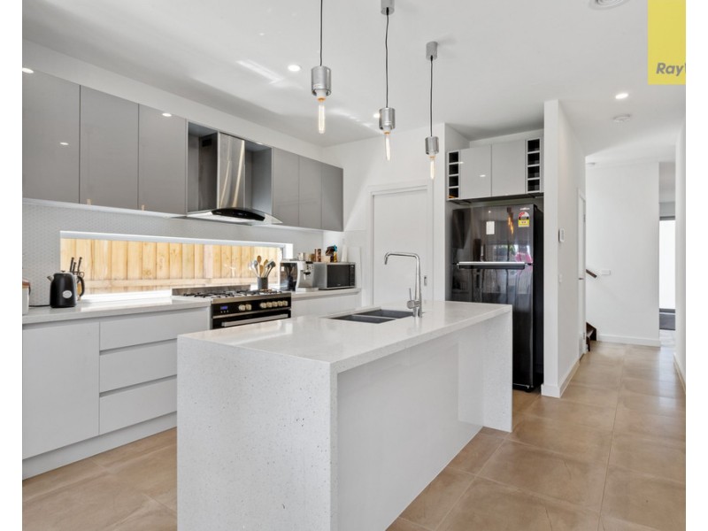 8 Mason Place, Hillside VIC 3037 Floorplan