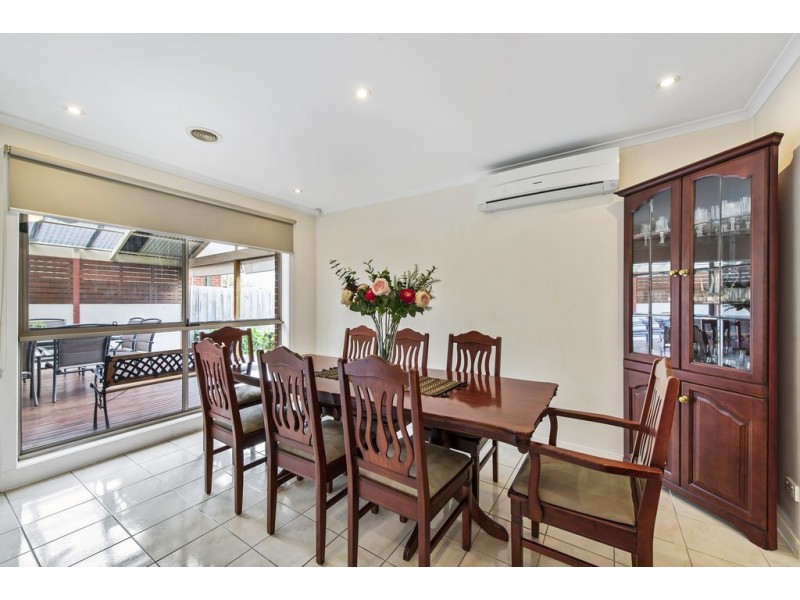 1 Lily Drive, Sydenham VIC 3037