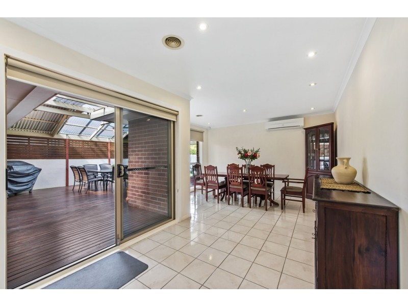 1 Lily Drive, Sydenham VIC 3037