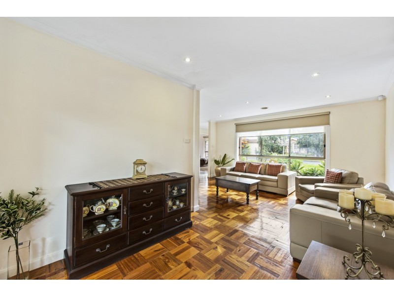 1 Lily Drive, Sydenham VIC 3037