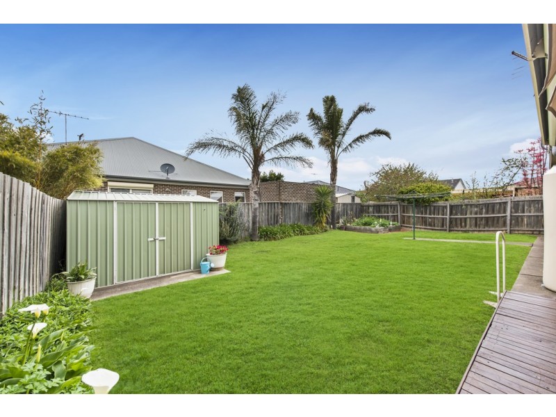 1 Lily Drive, Sydenham VIC 3037