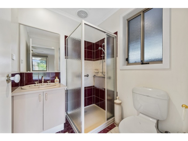 1 Lily Drive, Sydenham VIC 3037