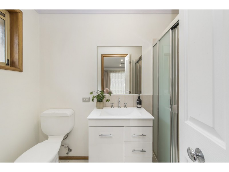 24 Dundee Way, Sydenham VIC 3037