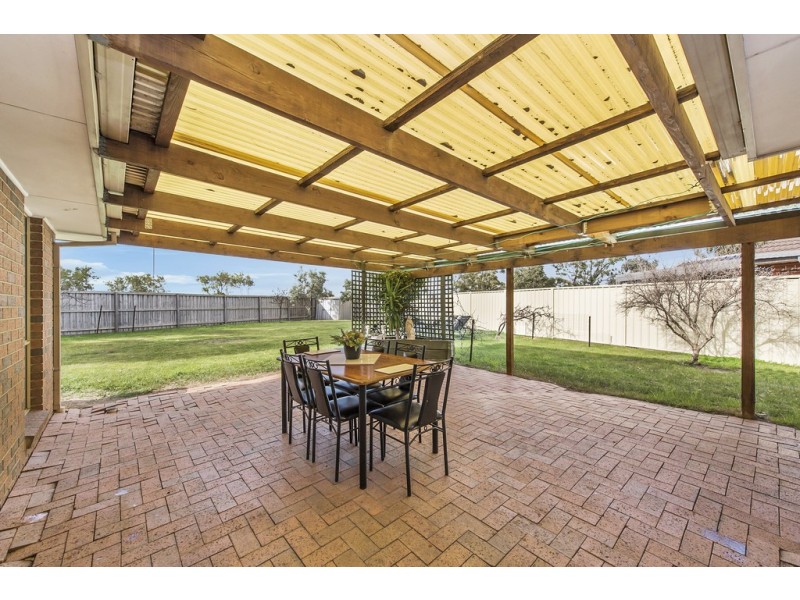 24 Dundee Way, Sydenham VIC 3037