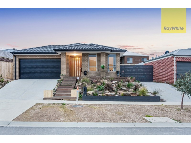 16 Beckview Crescent, Sunbury VIC 3429