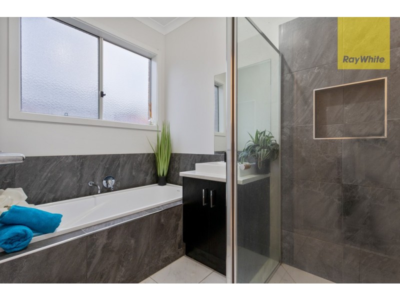 16 Beckview Crescent, Sunbury VIC 3429