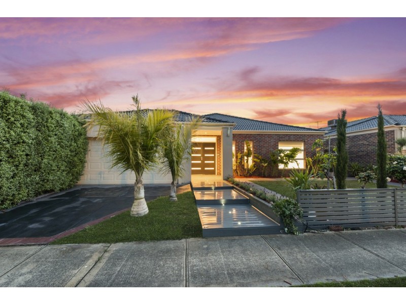 12 Wells Avenue, Taylors Hill VIC 3037