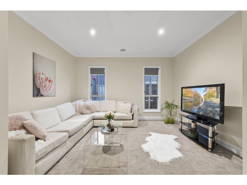 12 Wells Avenue, Taylors Hill VIC 3037