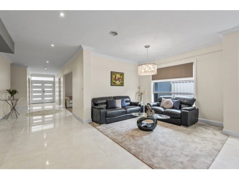 12 Wells Avenue, Taylors Hill VIC 3037