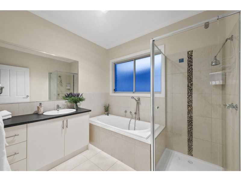 12 Wells Avenue, Taylors Hill VIC 3037