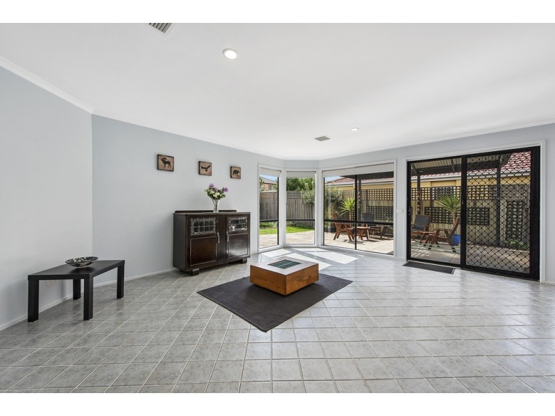 5 Torro Walk, Sydenham VIC 3037