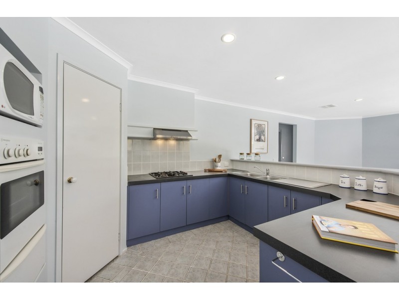 5 Torro Walk, Sydenham VIC 3037