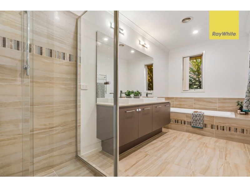 3 Shadforth Close, Taylors Hill VIC 3037