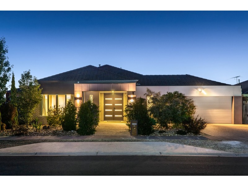 10 Alvis Close, Taylors Hill VIC 3037