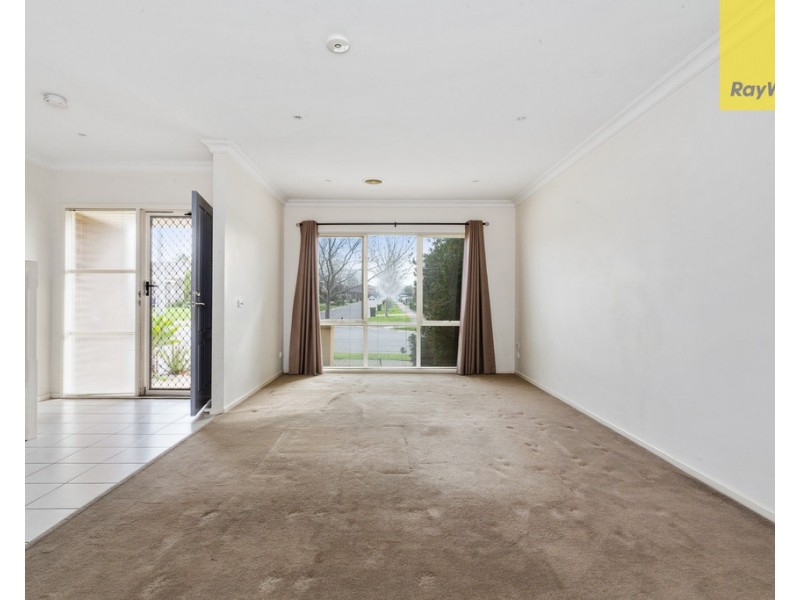 11a Wentworth Drive, Taylors Lakes VIC 3038