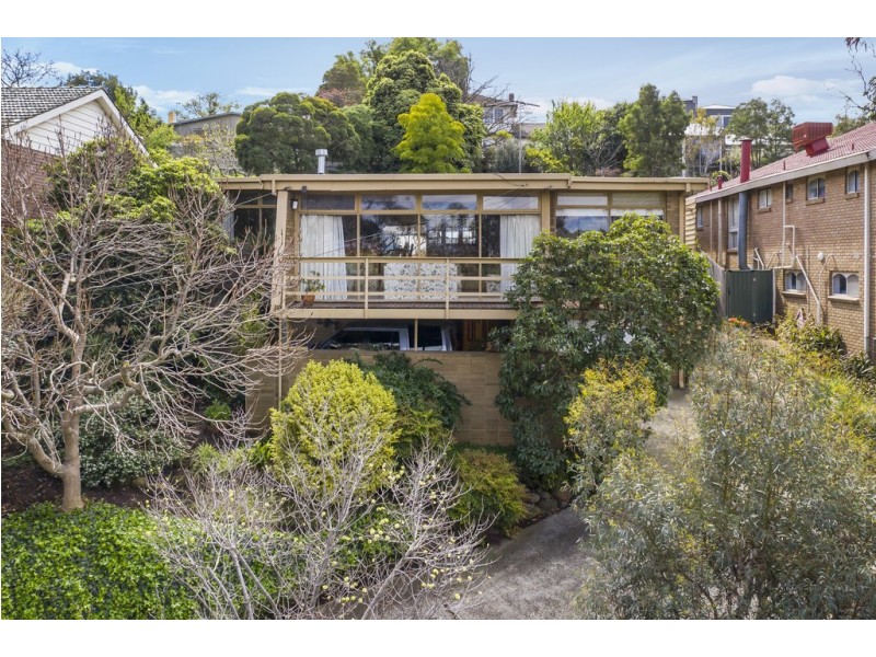 22 Riverside Avenue, Keilor VIC 3036