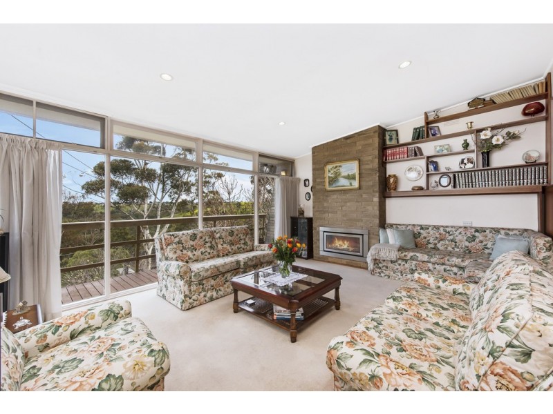 22 Riverside Avenue, Keilor VIC 3036
