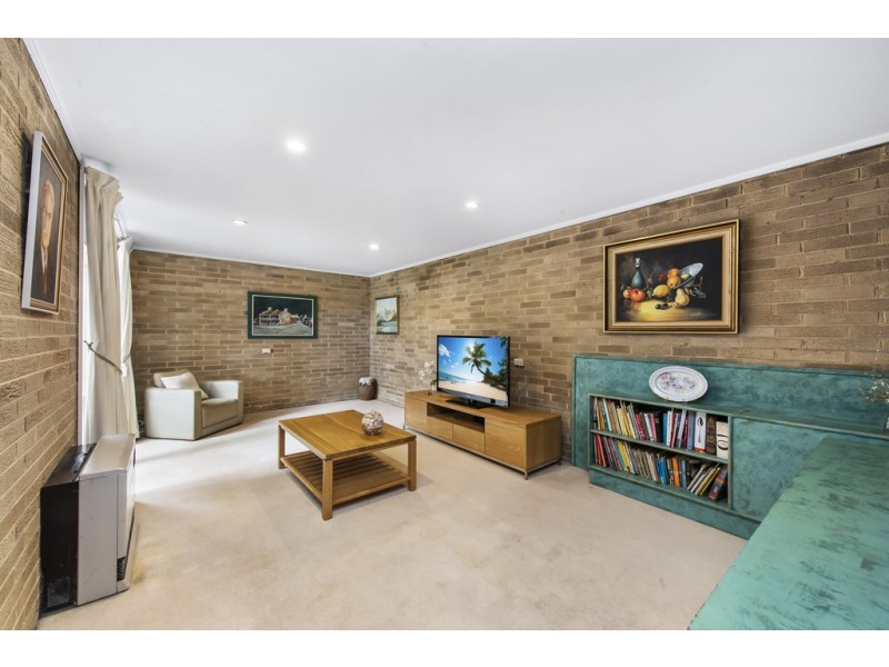 22 Riverside Avenue, Keilor VIC 3036