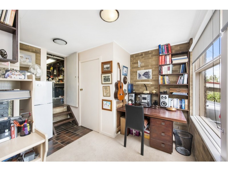 22 Riverside Avenue, Keilor VIC 3036
