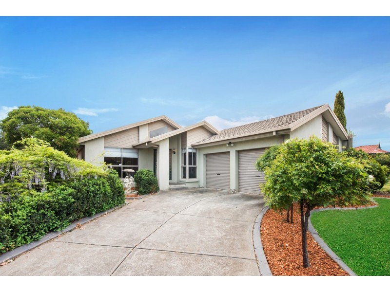 7 Galloway Court, Taylors Lakes VIC 3038