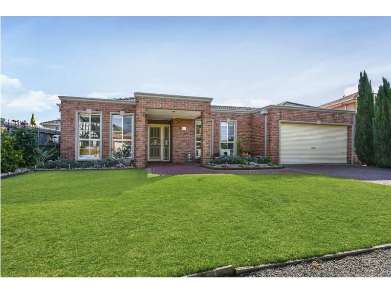 3 Plenty Close, Taylors Lakes VIC 3038