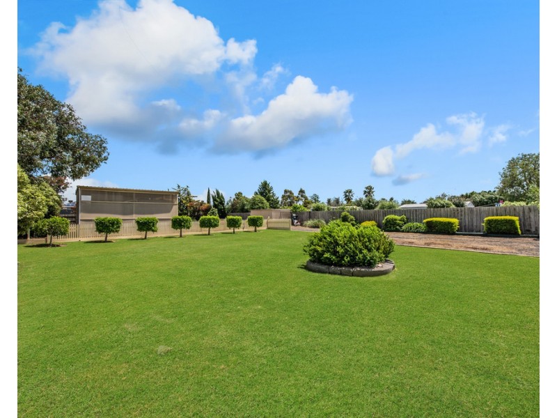 19 Hailey Court, Taylors Lakes VIC 3038