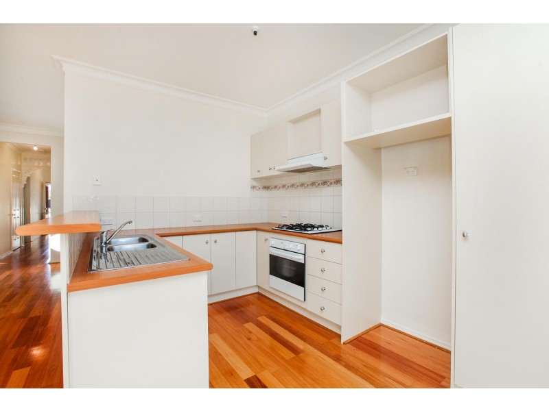 17 Daintree Retreat, Caroline Springs VIC 3023