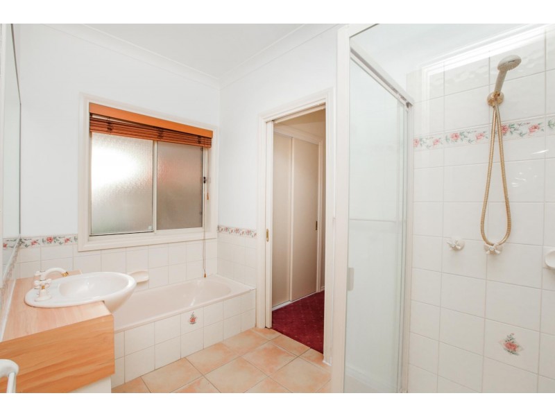 17 Daintree Retreat, Caroline Springs VIC 3023