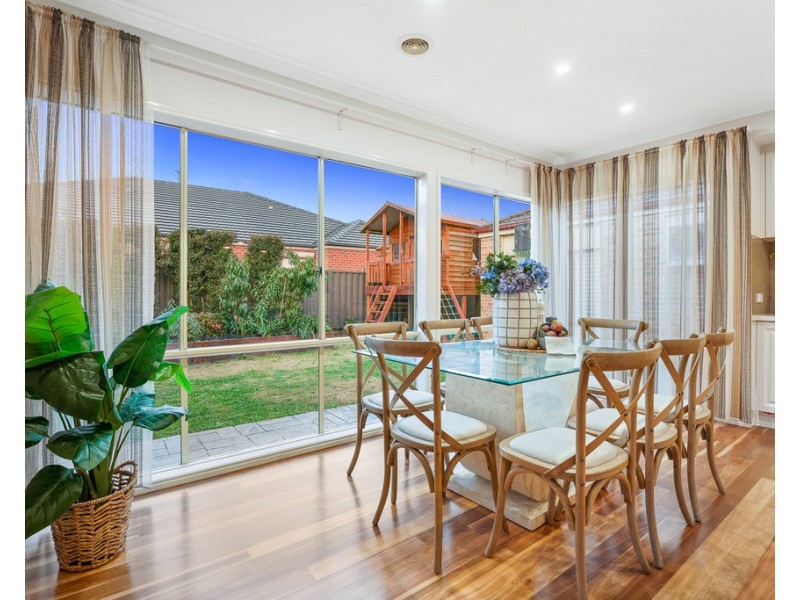 17 Pro Hart Way, Caroline Springs VIC 3023