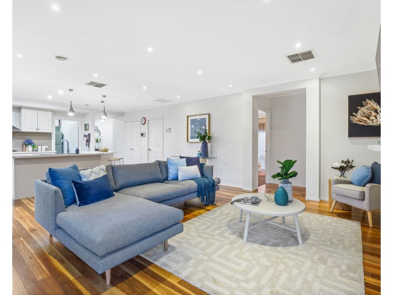 17 Pro Hart Way, Caroline Springs VIC 3023