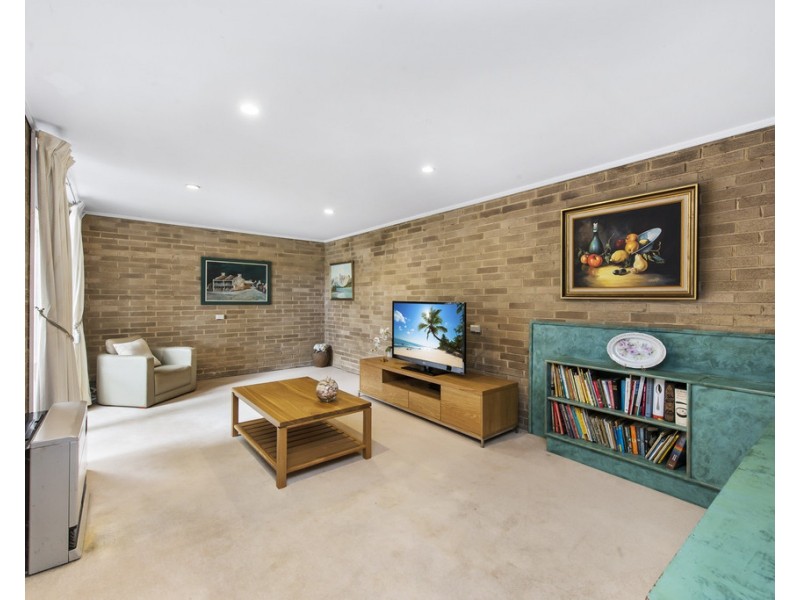 22 Riverside Avenue, Keilor VIC 3036