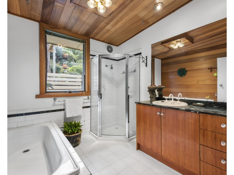 22 Riverside Avenue, Keilor VIC 3036