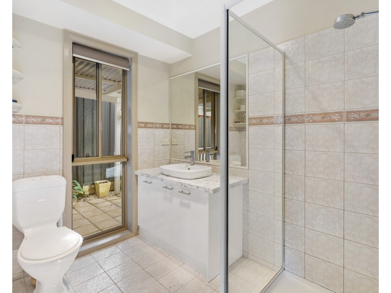 32 Catherine Drive, Hillside VIC 3037