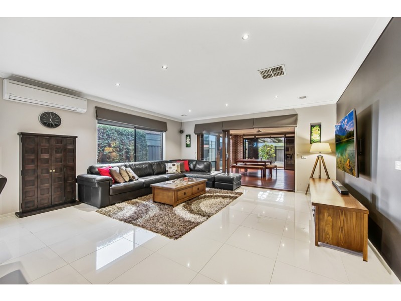14 Kinetic Avenue, Hillside VIC 3037