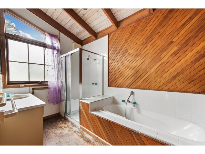 239 Swans Road, Darley VIC 3340