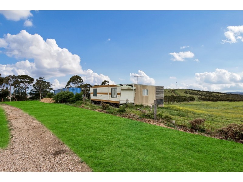 239 Swans Road, Darley VIC 3340