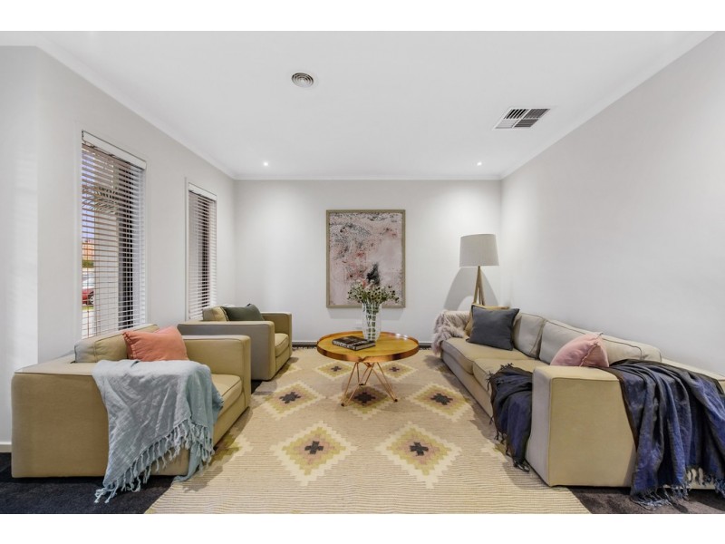 23 Jacaranda Drive, Taylors Hill VIC 3037