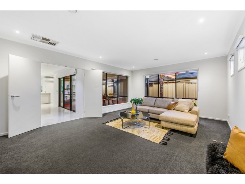 23 Jacaranda Drive, Taylors Hill VIC 3037