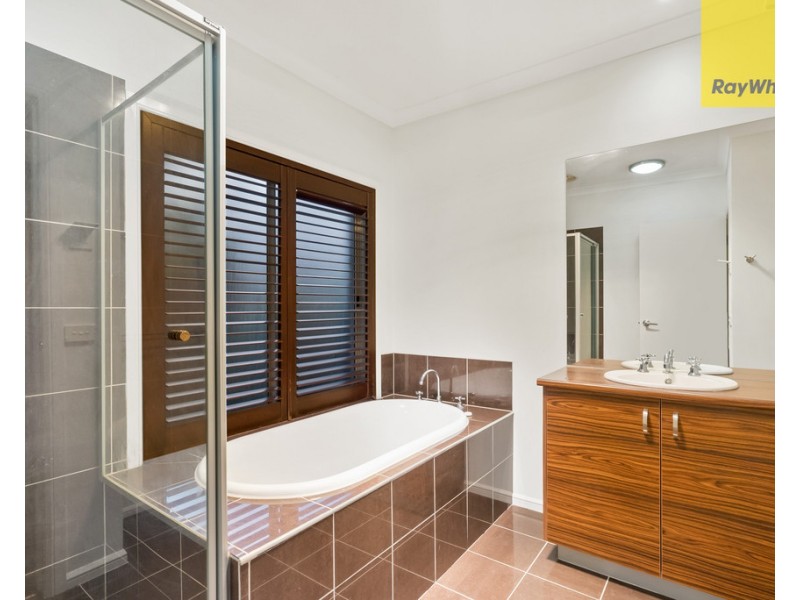 21 Ashbury Grove, Hillside VIC 3037