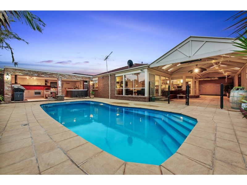 26 Kelland Avenue, Hillside VIC 3037