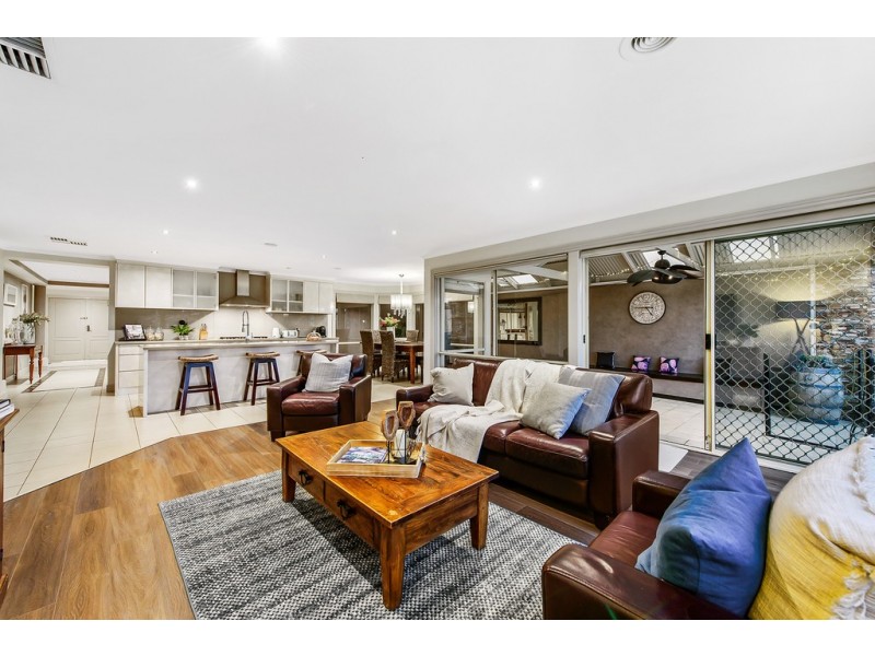 26 Kelland Avenue, Hillside VIC 3037