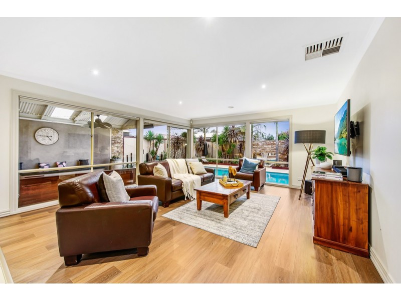 26 Kelland Avenue, Hillside VIC 3037