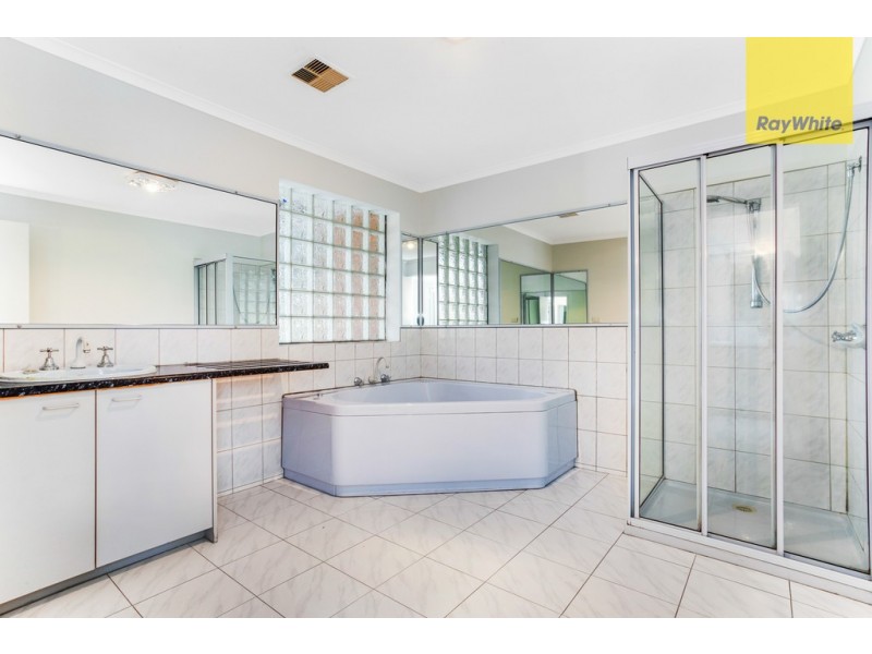 1 Gloucester Court, Sydenham VIC 3037