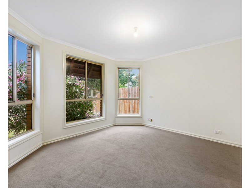 19 Manchester Drive, Sydenham VIC 3037