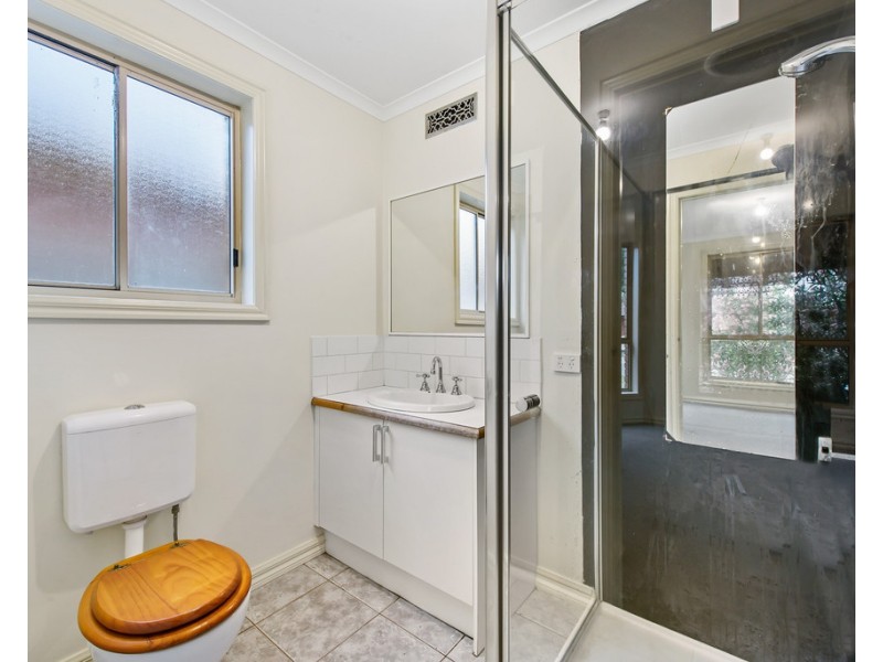 19 Manchester Drive, Sydenham VIC 3037